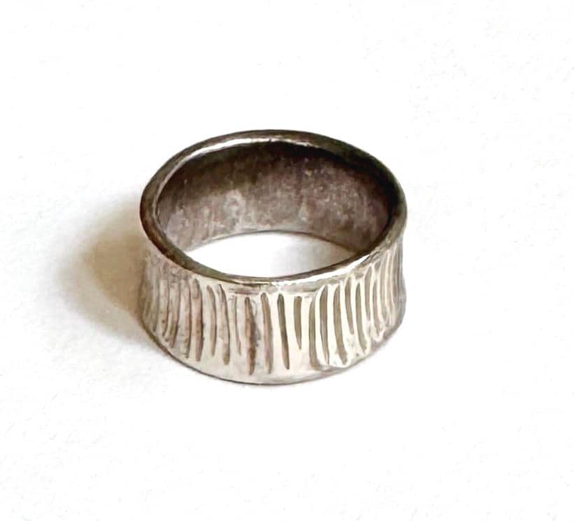 Vintage Sterling Silver Band Ring: Sculptural Hash Texture, Size 8