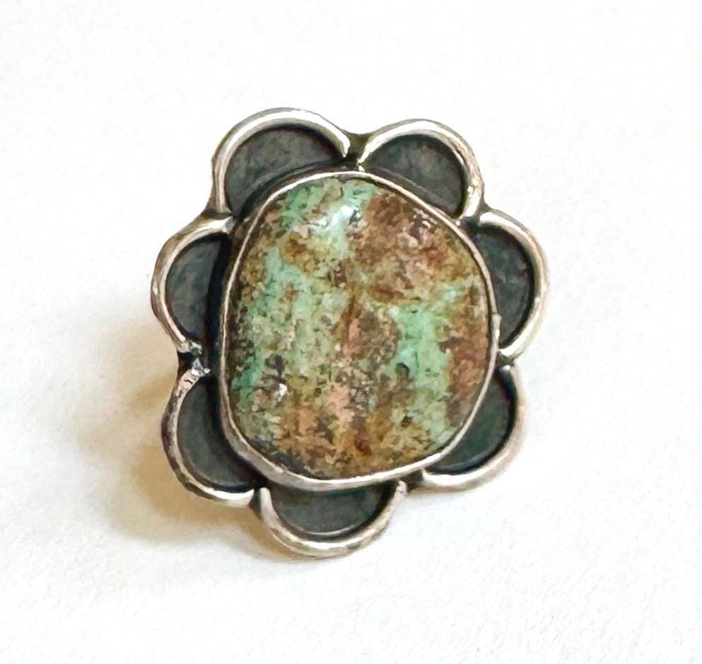 Vintage Navajo Turquoise Ring, Sterling Silver Floral Design, Size 8.25