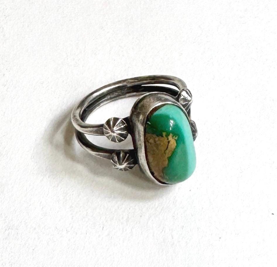Old Turquoise Ring Antique Vintage 30s 40s Native American Navajo Sterling Silver Oval Green Aqua Blue Turquoise Cabochon