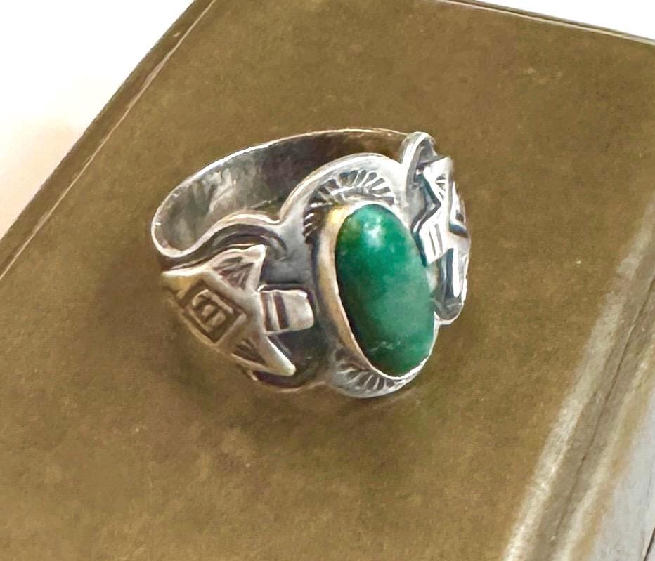 Arrowhead Turquoise Band Ring Vintage Fred Harvey Trading Post Era Native American Navajo Sterling Silver Green Turquoise Size 6.5