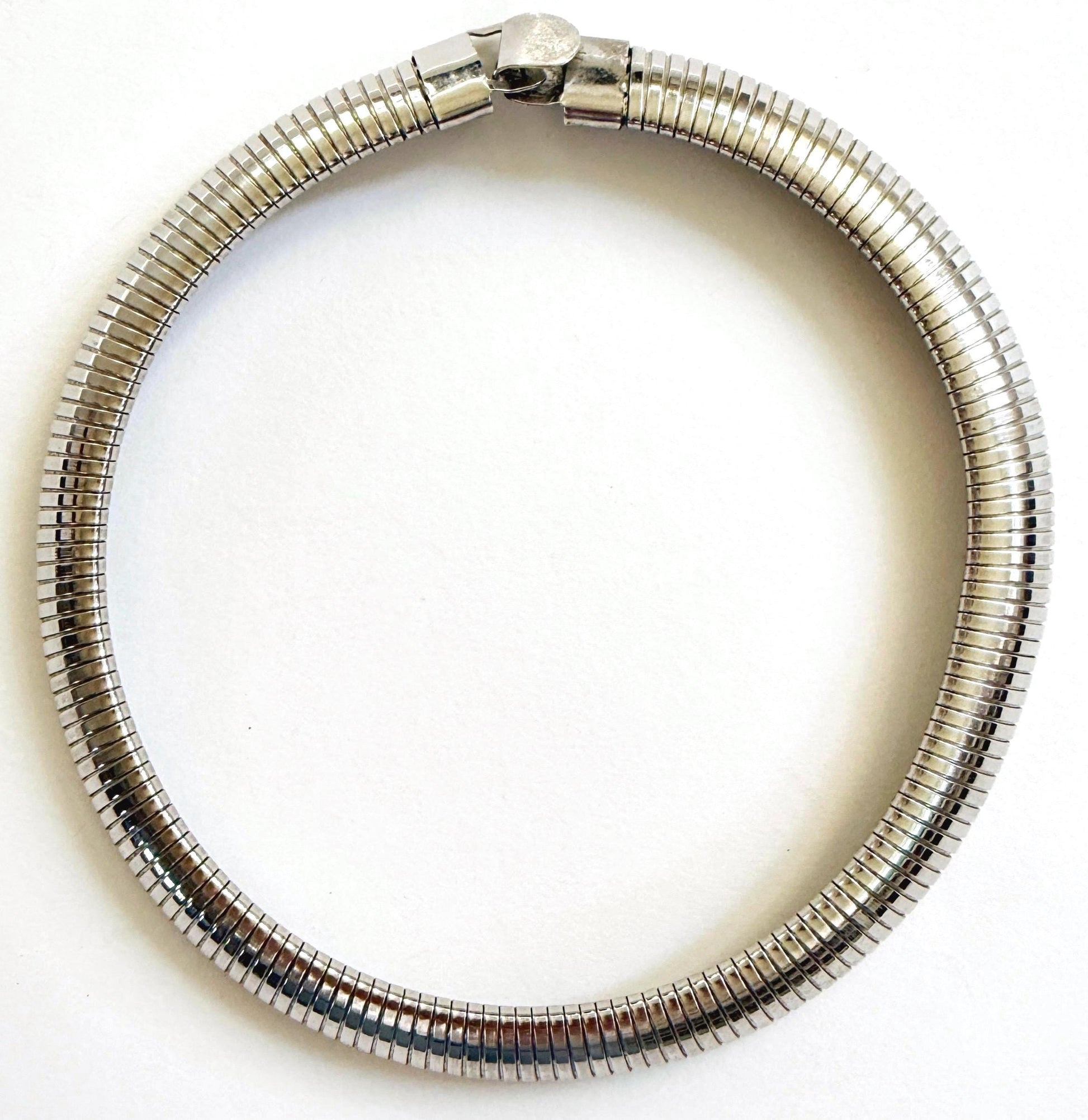 Slinky Vintage 80s Silver Choker Necklace